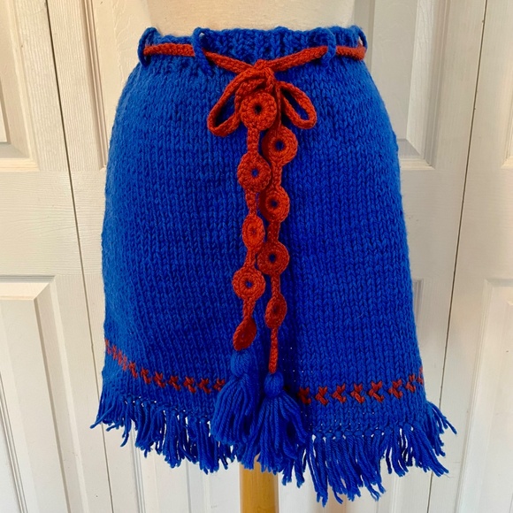 Vintage Handmade Blue and Red Fringe Knit Vest and Skirt Set - Picture 6 of 9